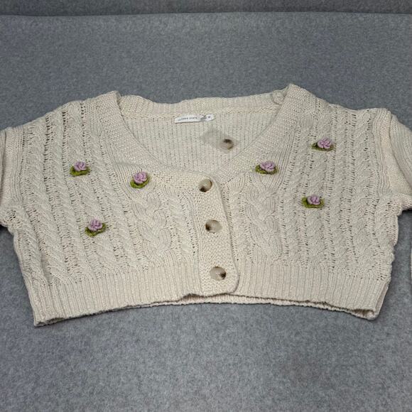 ALTAR-D STATE Women's Sweater Cream/Pink Crotched Roses Button Down Size M NEW! - Picture 3 of 8